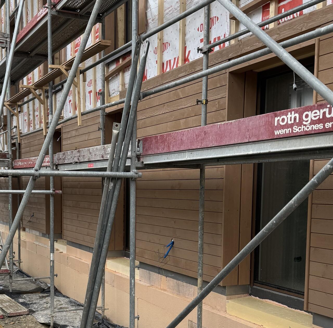 Holzfassade am Neubau der Krewo Immobilien AG